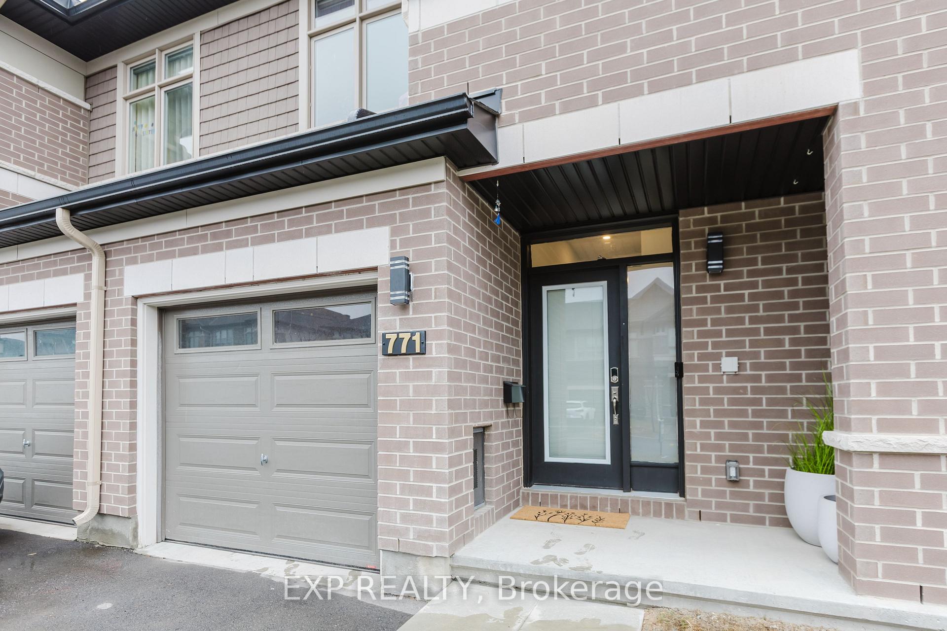Photo 3 of 771 Cairn Crescent, Ottawa, Mer Bleue/Bradley Estates/Anderson Park — HOMEH
