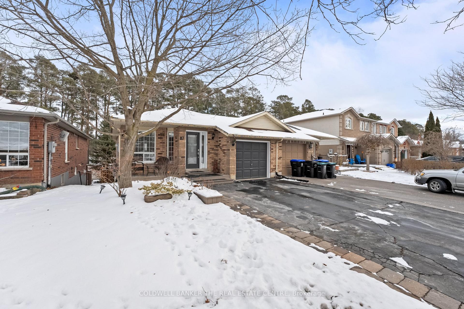 Photo 3 of 87 Kate Aitken Crescent, New Tecumseth, Beeton — HOMEH