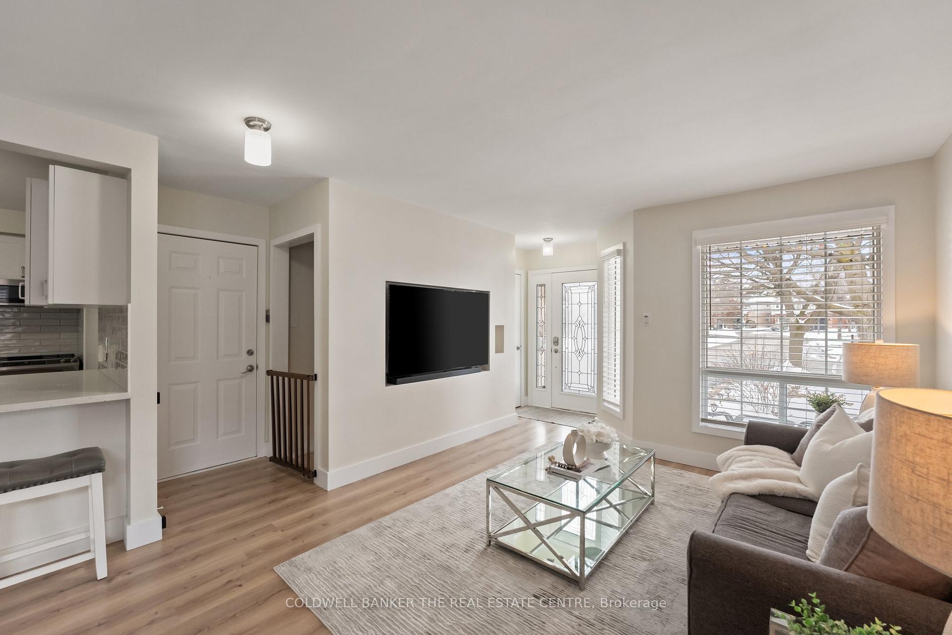 Photo 5 of 87 Kate Aitken Crescent, New Tecumseth, Beeton — HOMEH