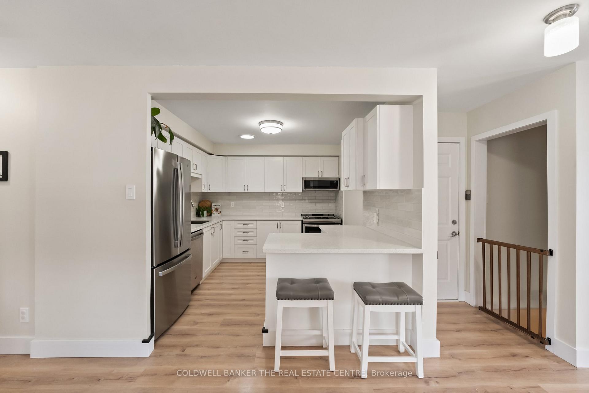 Photo 8 of 87 Kate Aitken Crescent, New Tecumseth, Beeton — HOMEH