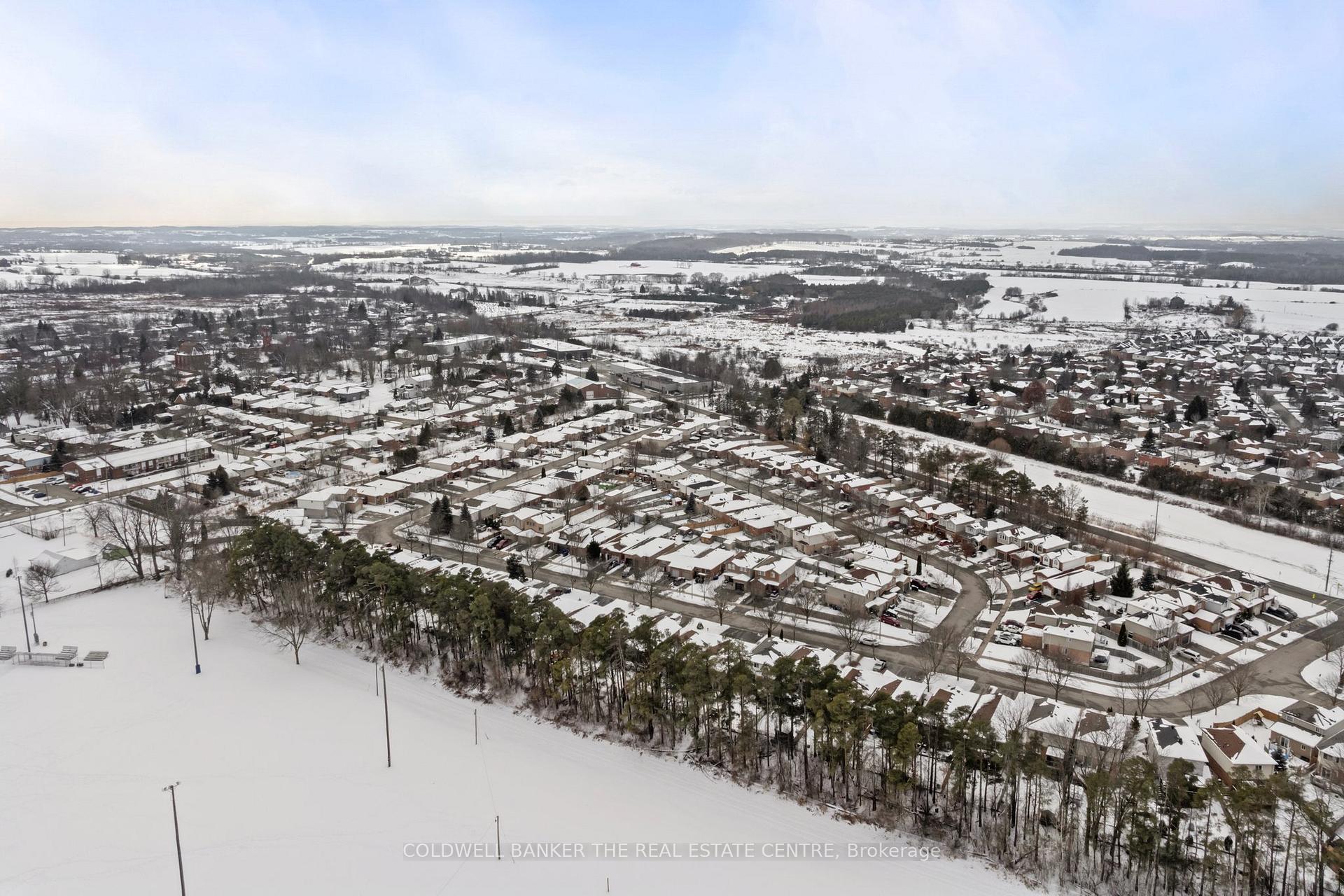 Photo 32 of 87 Kate Aitken Crescent, New Tecumseth, Beeton — HOMEH