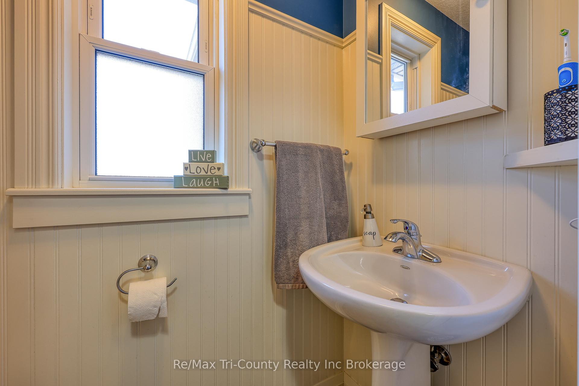 Photo 17 of 33 Willow Drive, Norfolk, Gilbertville — HOMEH