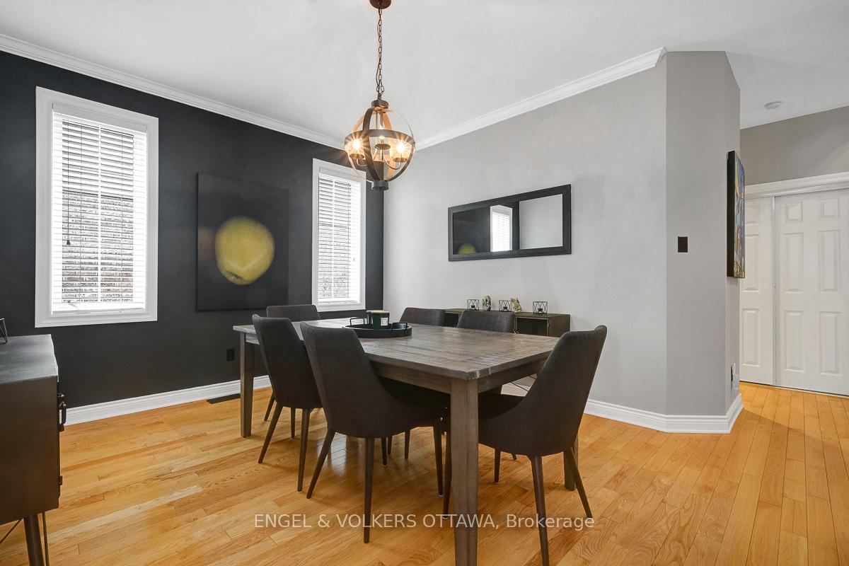 Photo 11 of 2027 Silver Pines Crescent, Ottawa, Chapel Hill South - Orleans Village — HOMEH