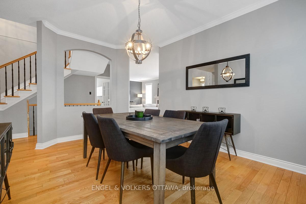 Photo 12 of 2027 Silver Pines Crescent, Ottawa, Chapel Hill South - Orleans Village — HOMEH
