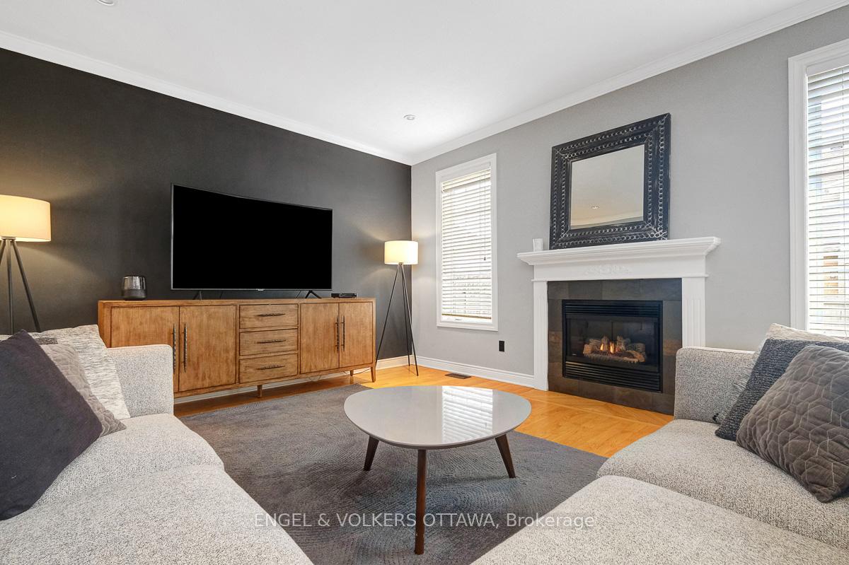 Photo 19 of 2027 Silver Pines Crescent, Ottawa, Chapel Hill South - Orleans Village — HOMEH