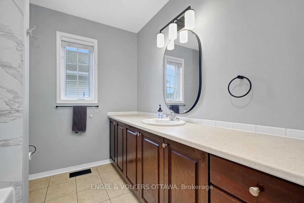 Photo 31 of 2027 Silver Pines Crescent, Ottawa, Chapel Hill South - Orleans Village — HOMEH