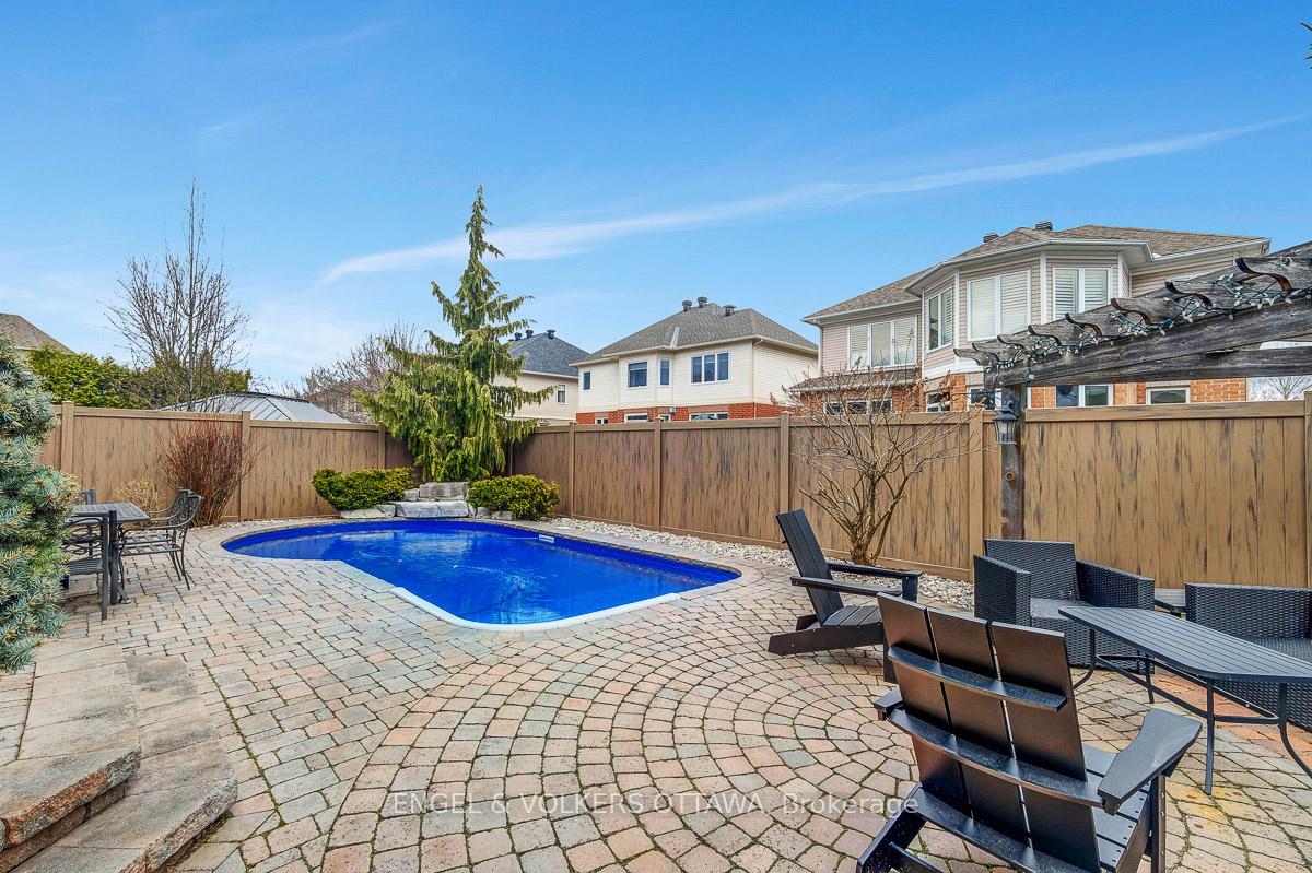 Photo 37 of 2027 Silver Pines Crescent, Ottawa, Chapel Hill South - Orleans Village — HOMEH