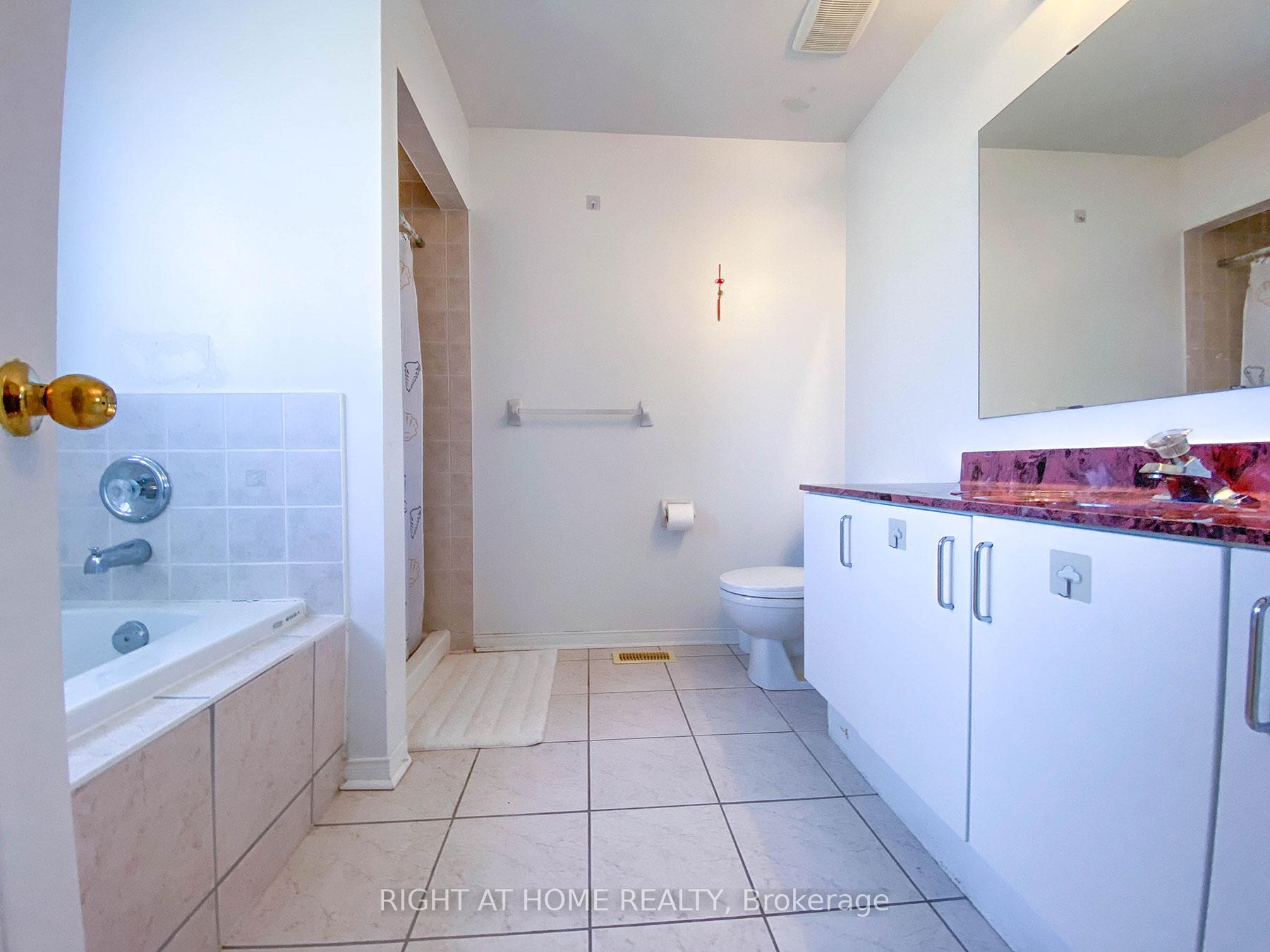Photo 4 of 104 Weatherill Road, Markham, Berczy — HOMEH