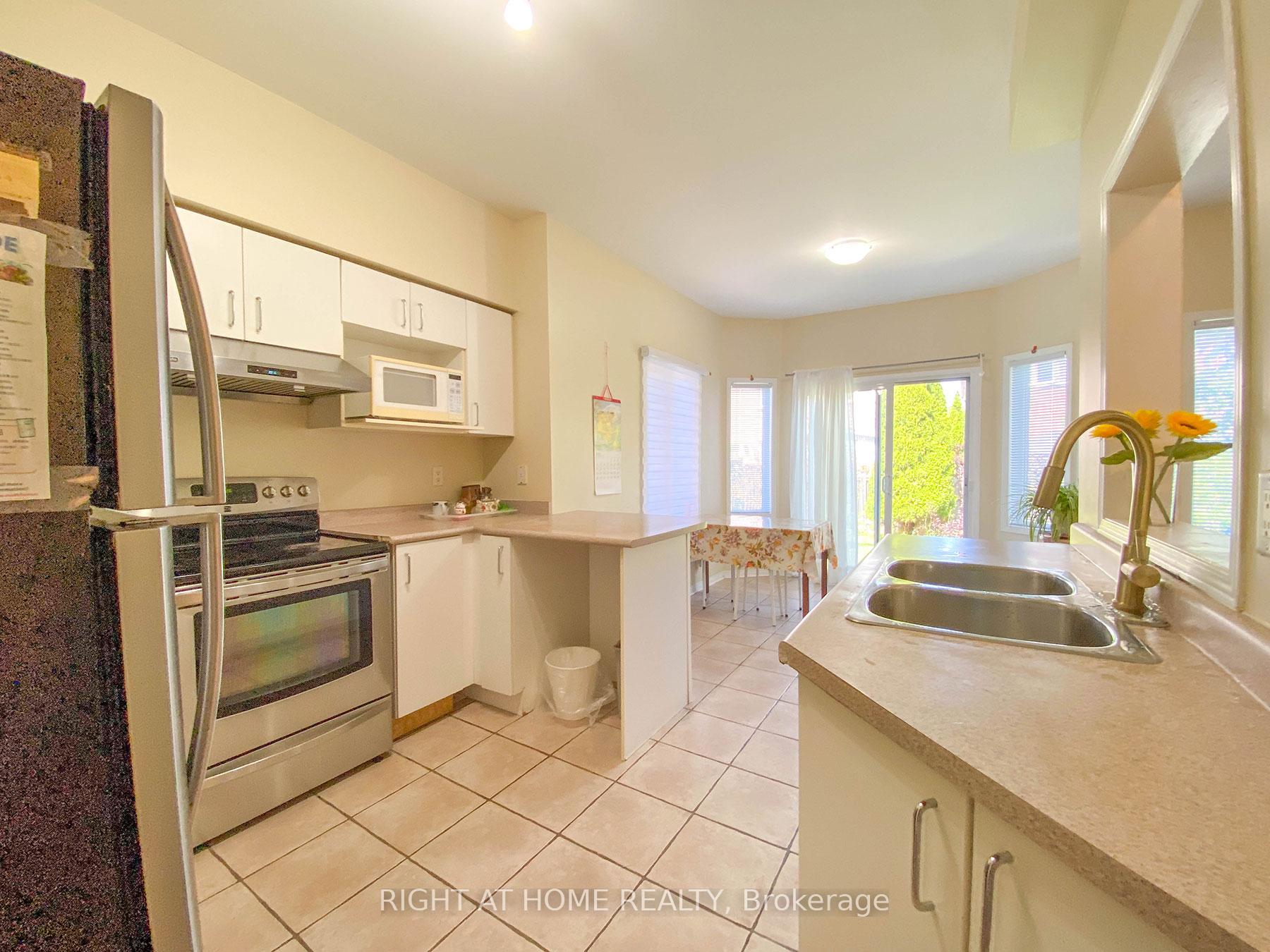 Photo 14 of 104 Weatherill Road, Markham, Berczy — HOMEH