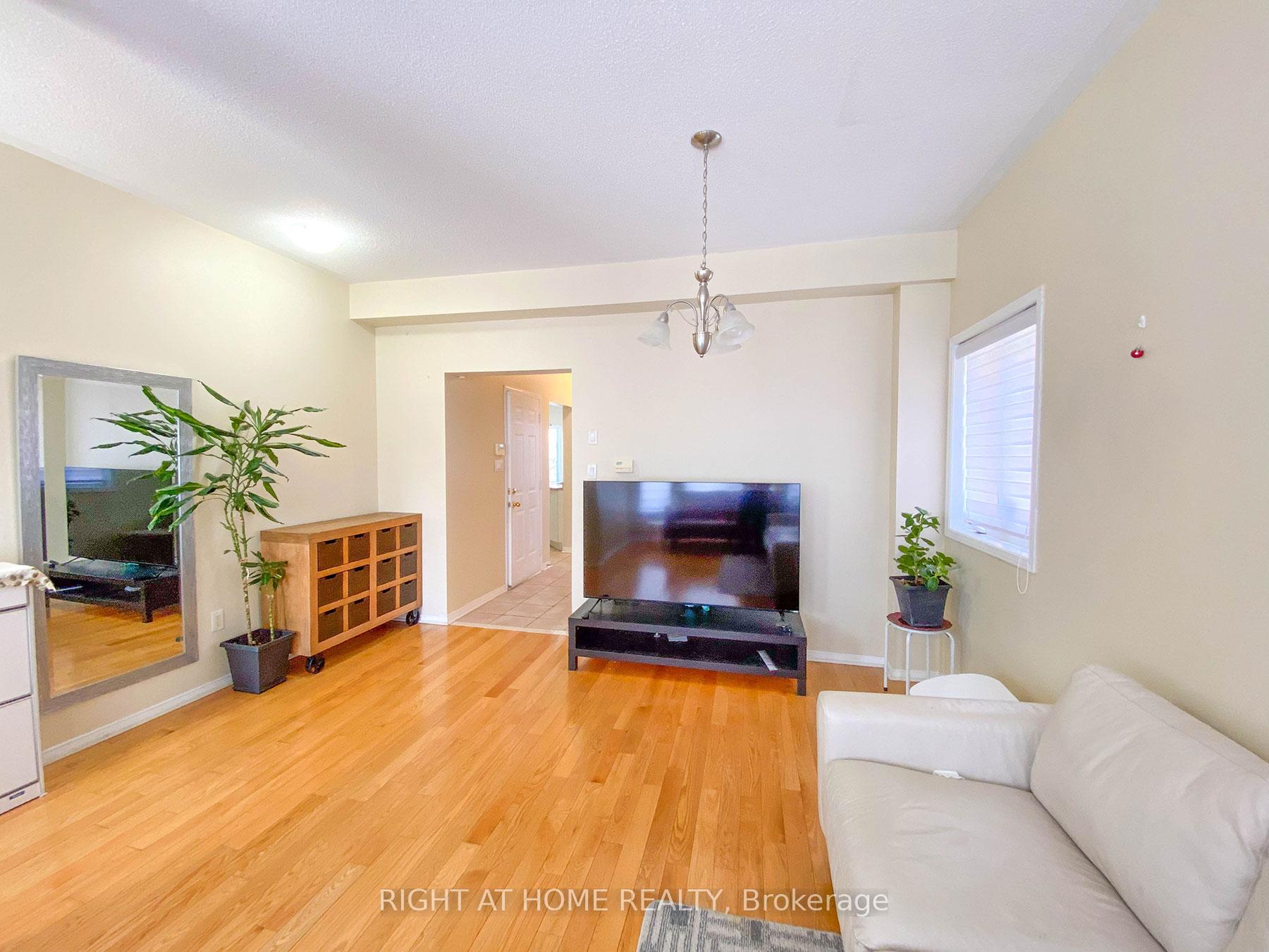 Photo 17 of 104 Weatherill Road, Markham, Berczy — HOMEH