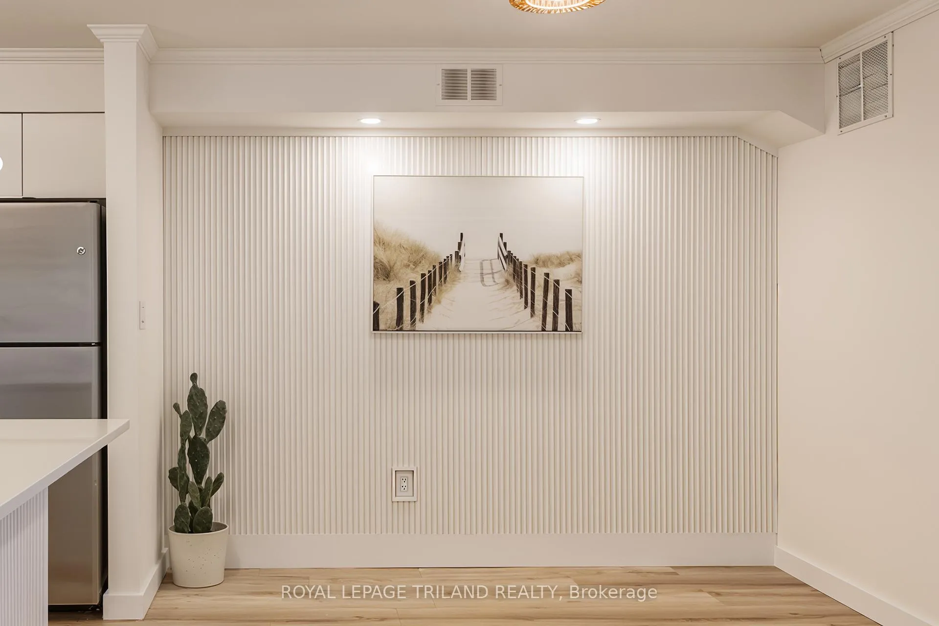 Photo 3 of Unit 7, 8 Oak Street, Lambton Shores, Grand Bend — HOMEH