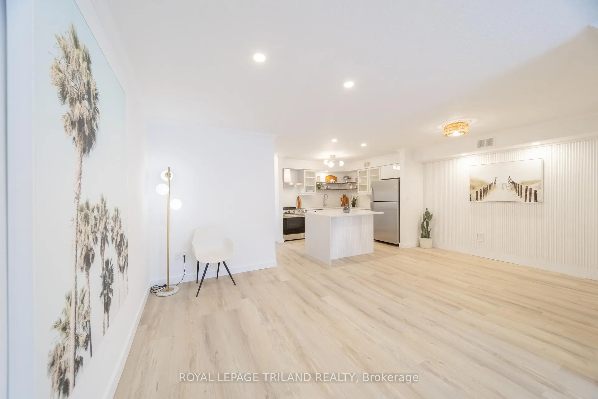 Photo 4 of Unit 7, 8 Oak Street, Lambton Shores, Grand Bend — HOMEH