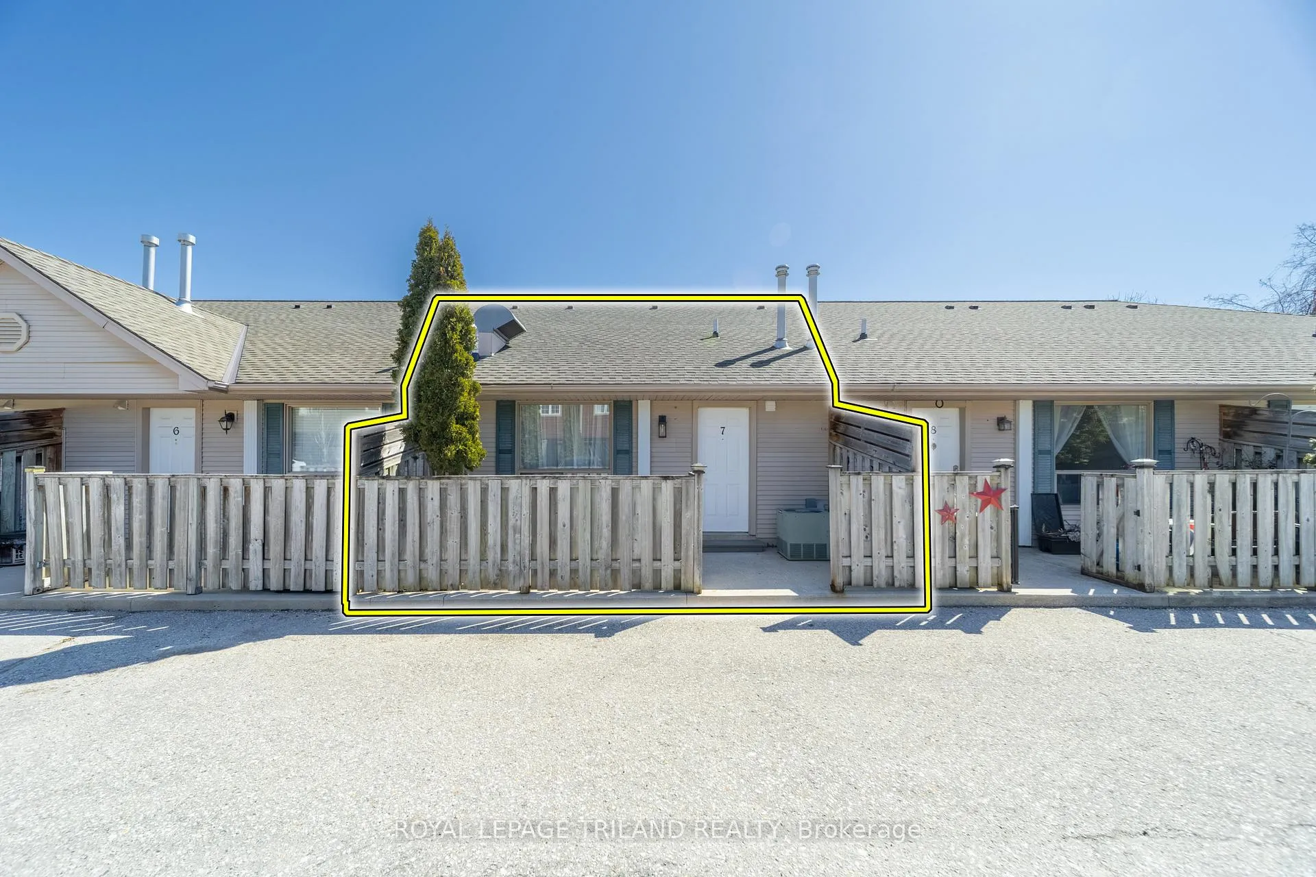 Photo 10 of Unit 7, 8 Oak Street, Lambton Shores, Grand Bend — HOMEH