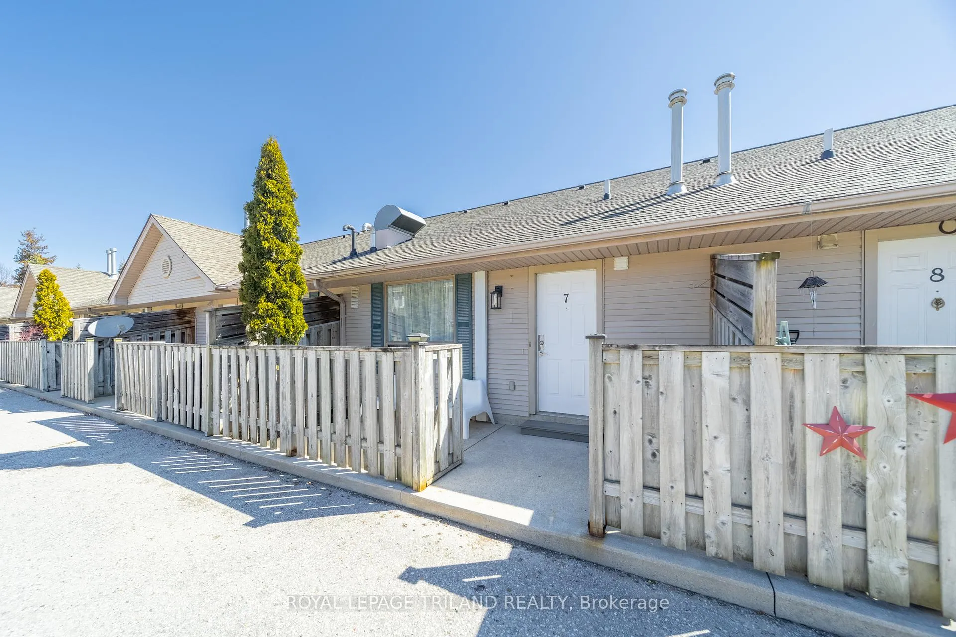 Photo 11 of Unit 7, 8 Oak Street, Lambton Shores, Grand Bend — HOMEH