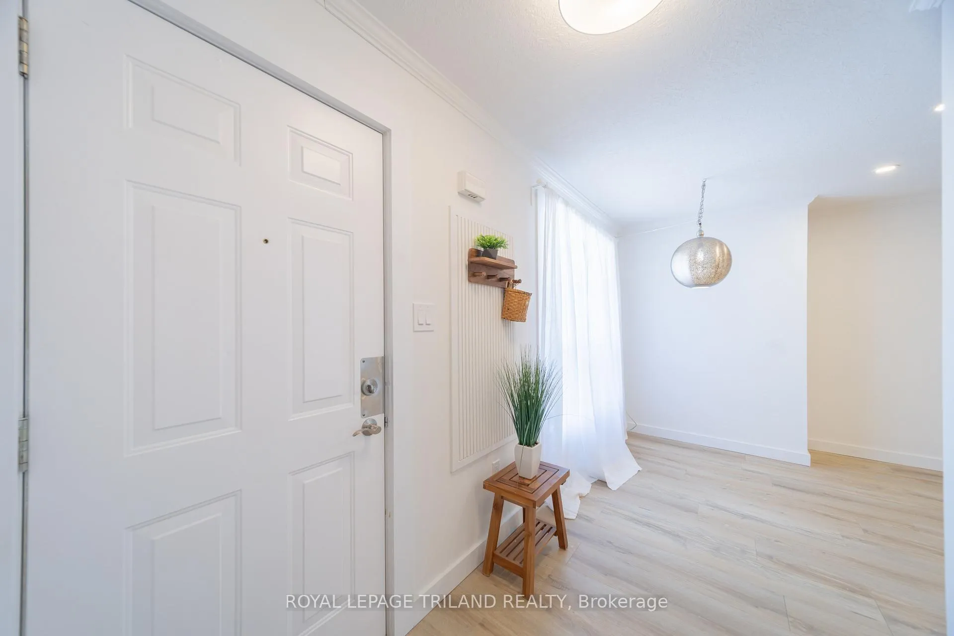Photo 14 of Unit 7, 8 Oak Street, Lambton Shores, Grand Bend — HOMEH