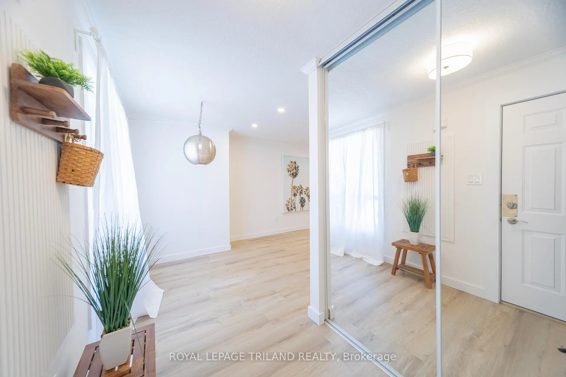 Photo 15 of Unit 7, 8 Oak Street, Lambton Shores, Grand Bend — HOMEH