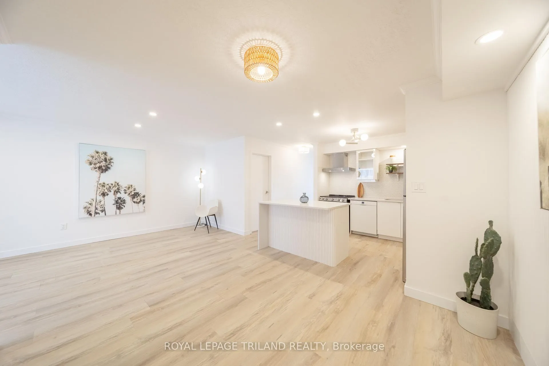 Photo 18 of Unit 7, 8 Oak Street, Lambton Shores, Grand Bend — HOMEH