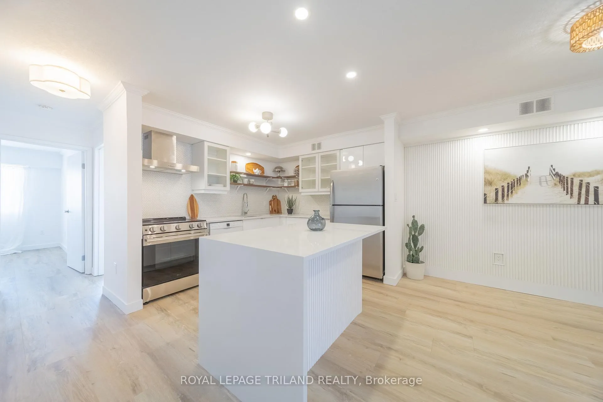 Photo 21 of Unit 7, 8 Oak Street, Lambton Shores, Grand Bend — HOMEH