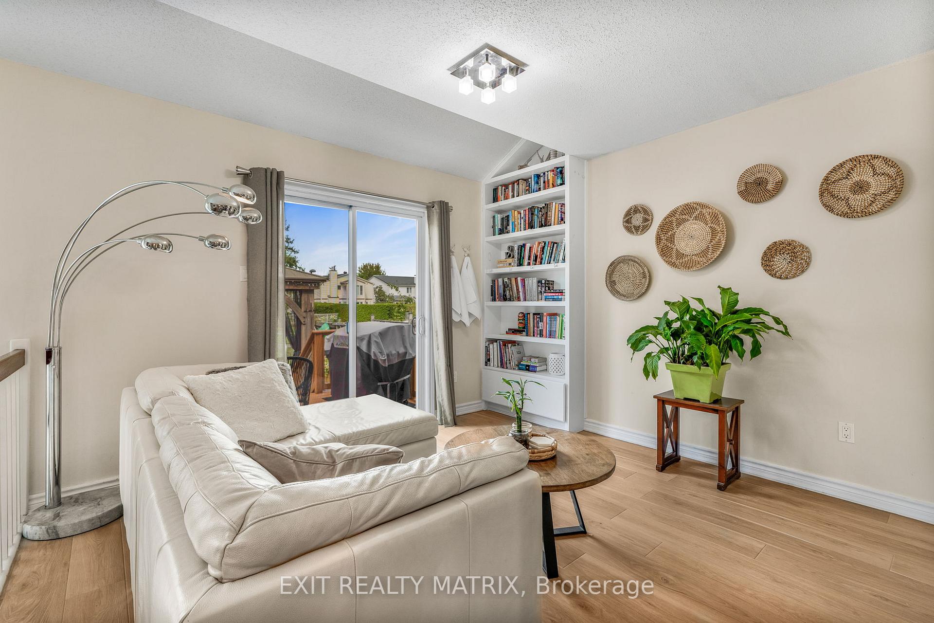 Photo 10 of 1503 Briarfield Crescent, Ottawa, Fallingbrook/Ridgemount — HOMEH