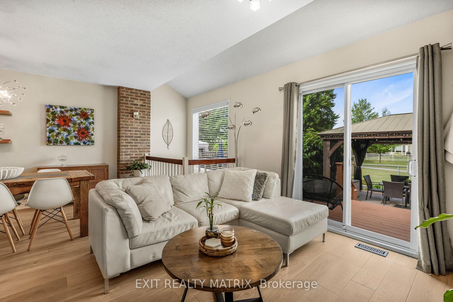 Photo 11 of 1503 Briarfield Crescent, Ottawa, Fallingbrook/Ridgemount — HOMEH