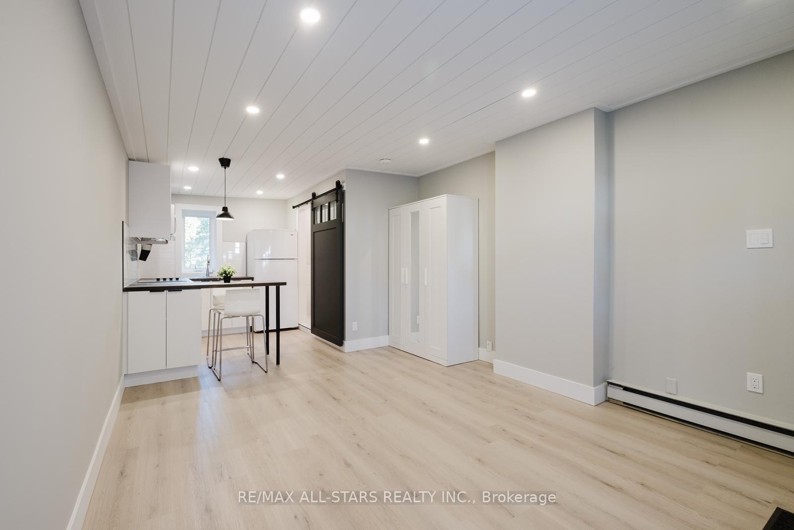 Photo 6 of Unit Unit B, 249 Main Street, Markham, Old Markham Village — HOMEH