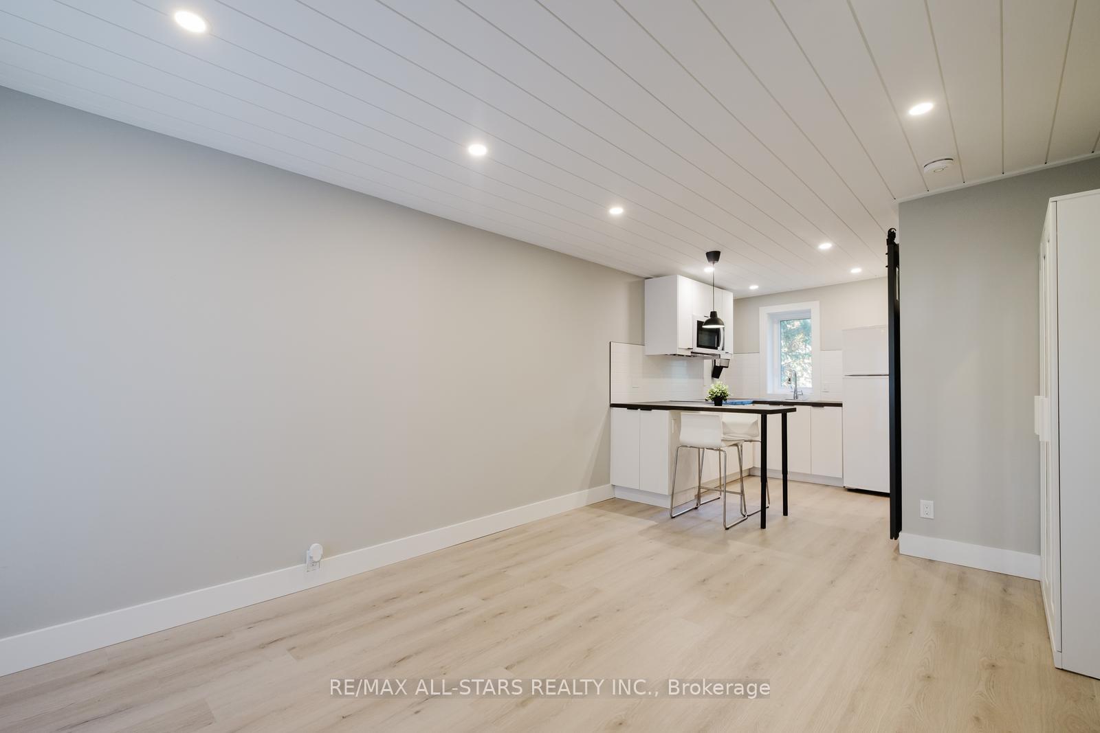 Photo 8 of Unit Unit B, 249 Main Street, Markham, Old Markham Village — HOMEH