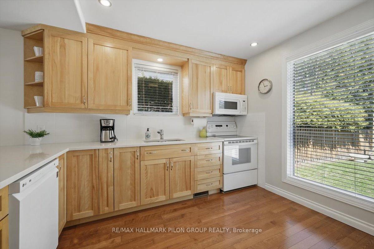 Photo 3 of 1521 Kamouraska Circle, Ottawa, Chateauneuf — HOMEH