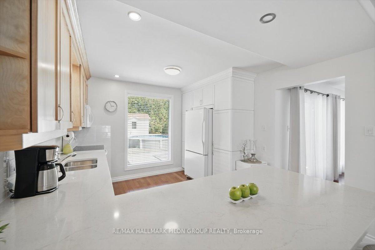 Photo 5 of 1521 Kamouraska Circle, Ottawa, Chateauneuf — HOMEH