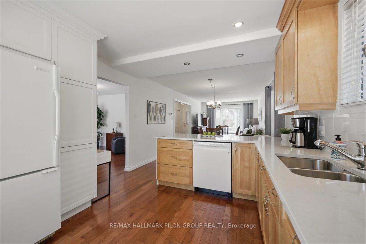 Photo 6 of 1521 Kamouraska Circle, Ottawa, Chateauneuf — HOMEH