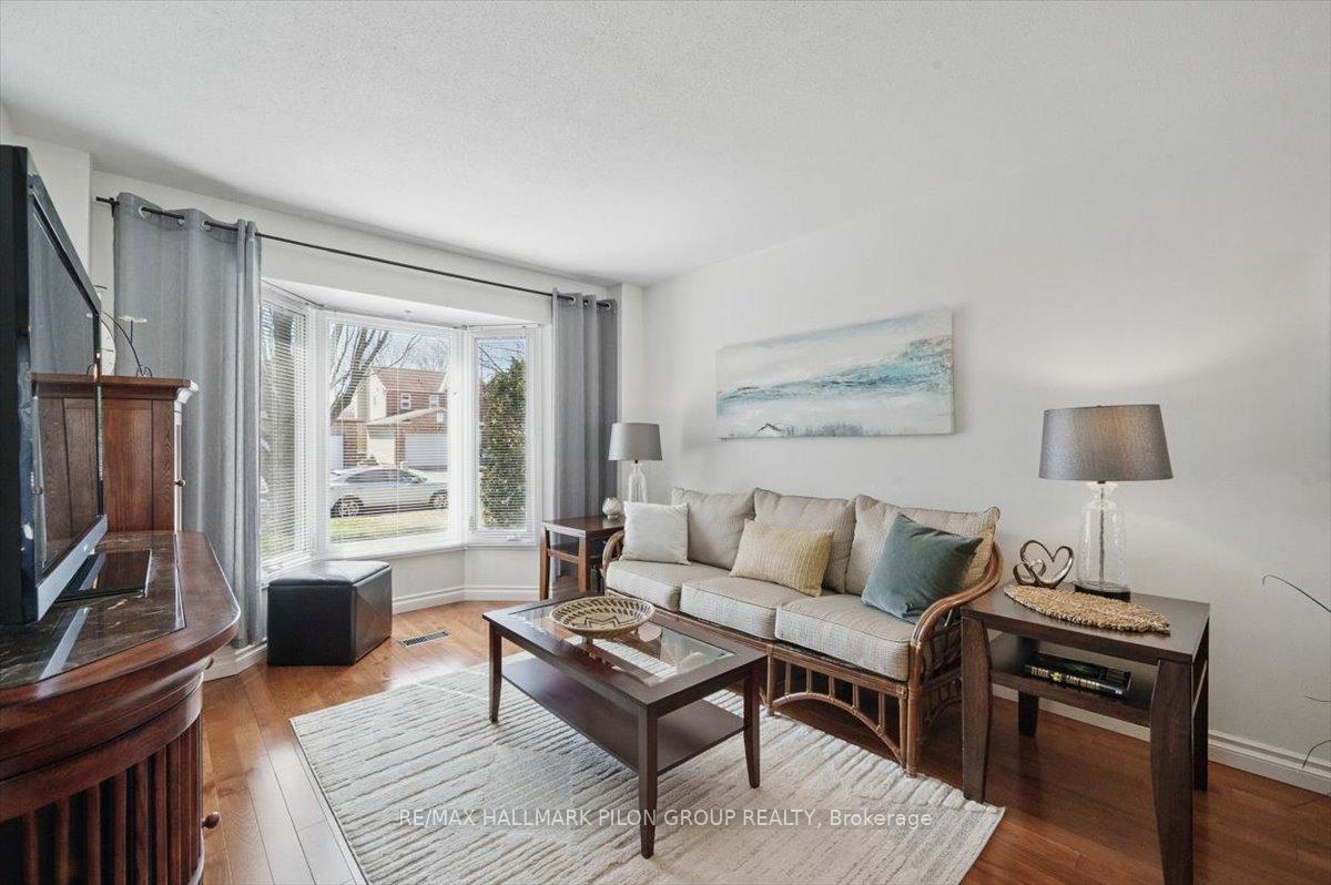 Photo 7 of 1521 Kamouraska Circle, Ottawa, Chateauneuf — HOMEH