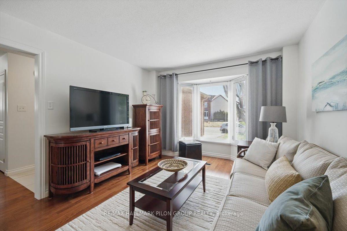 Photo 8 of 1521 Kamouraska Circle, Ottawa, Chateauneuf — HOMEH