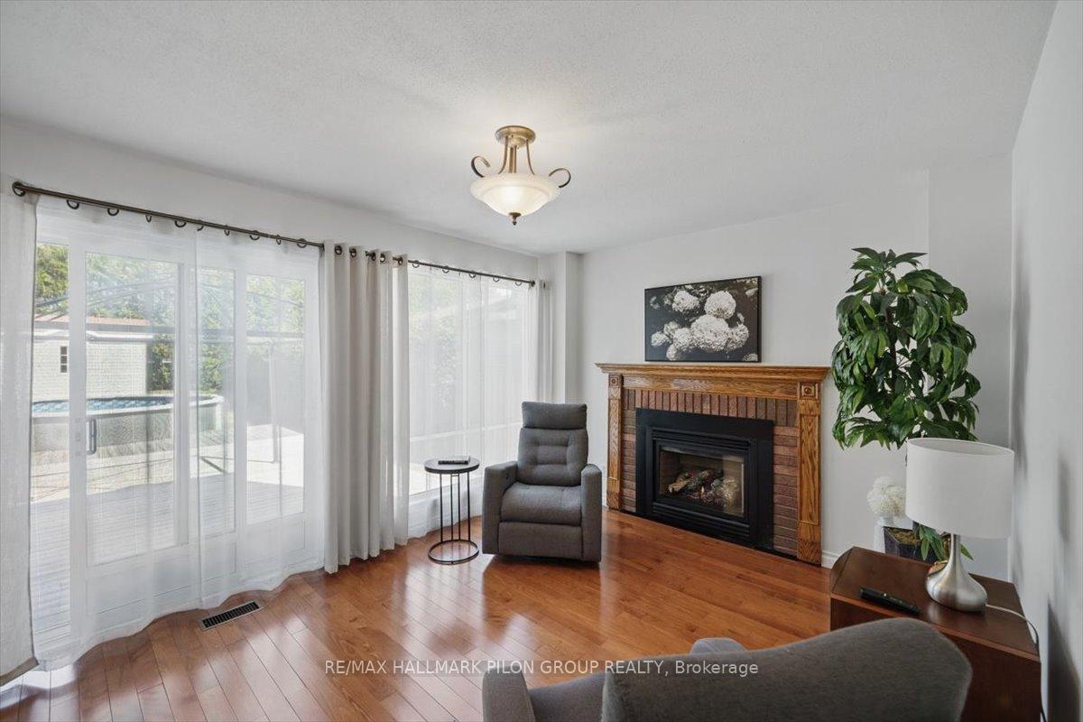 Photo 12 of 1521 Kamouraska Circle, Ottawa, Chateauneuf — HOMEH