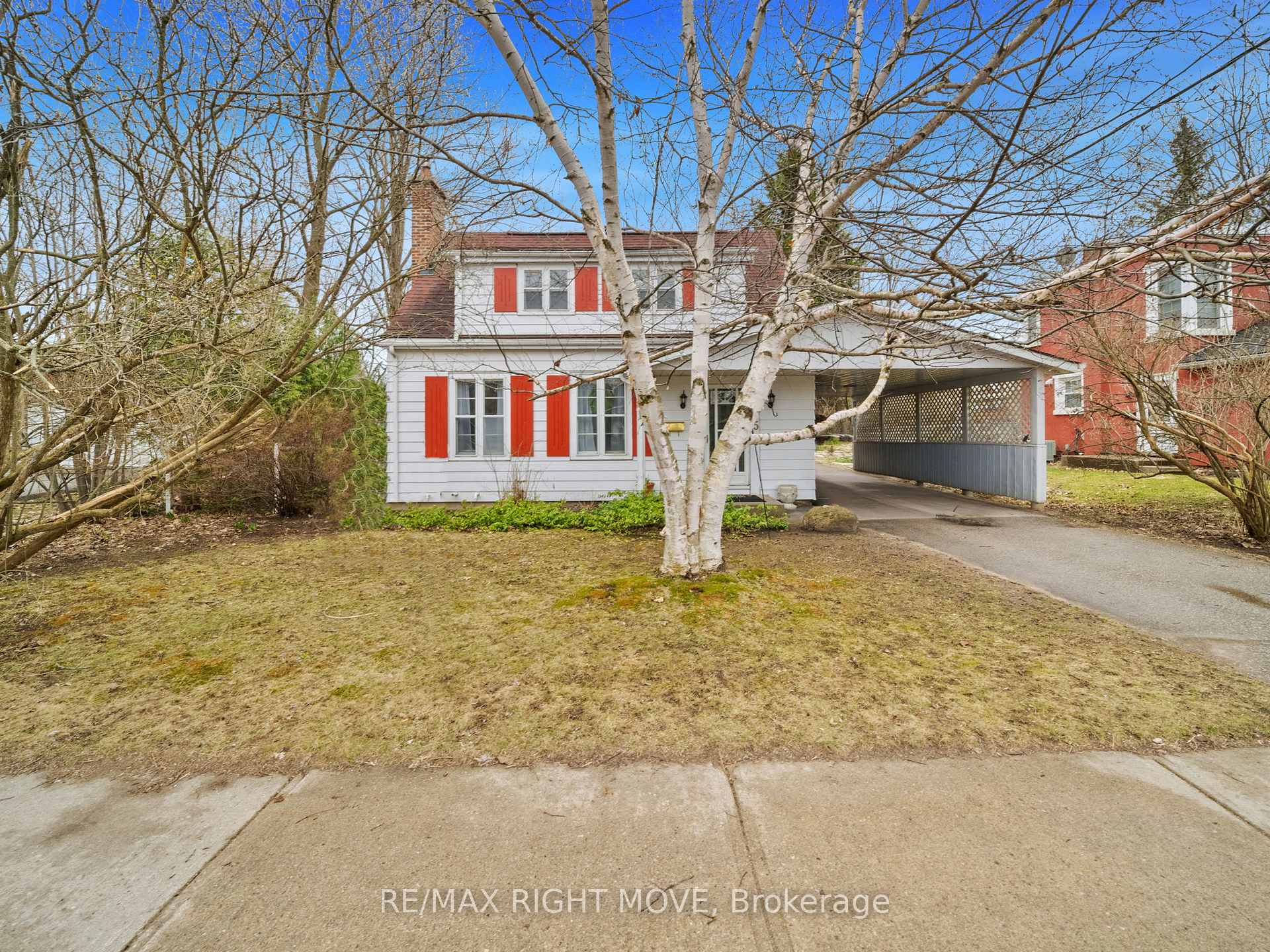 Photo 1 of 105 North Street E, Orillia — HOMEH