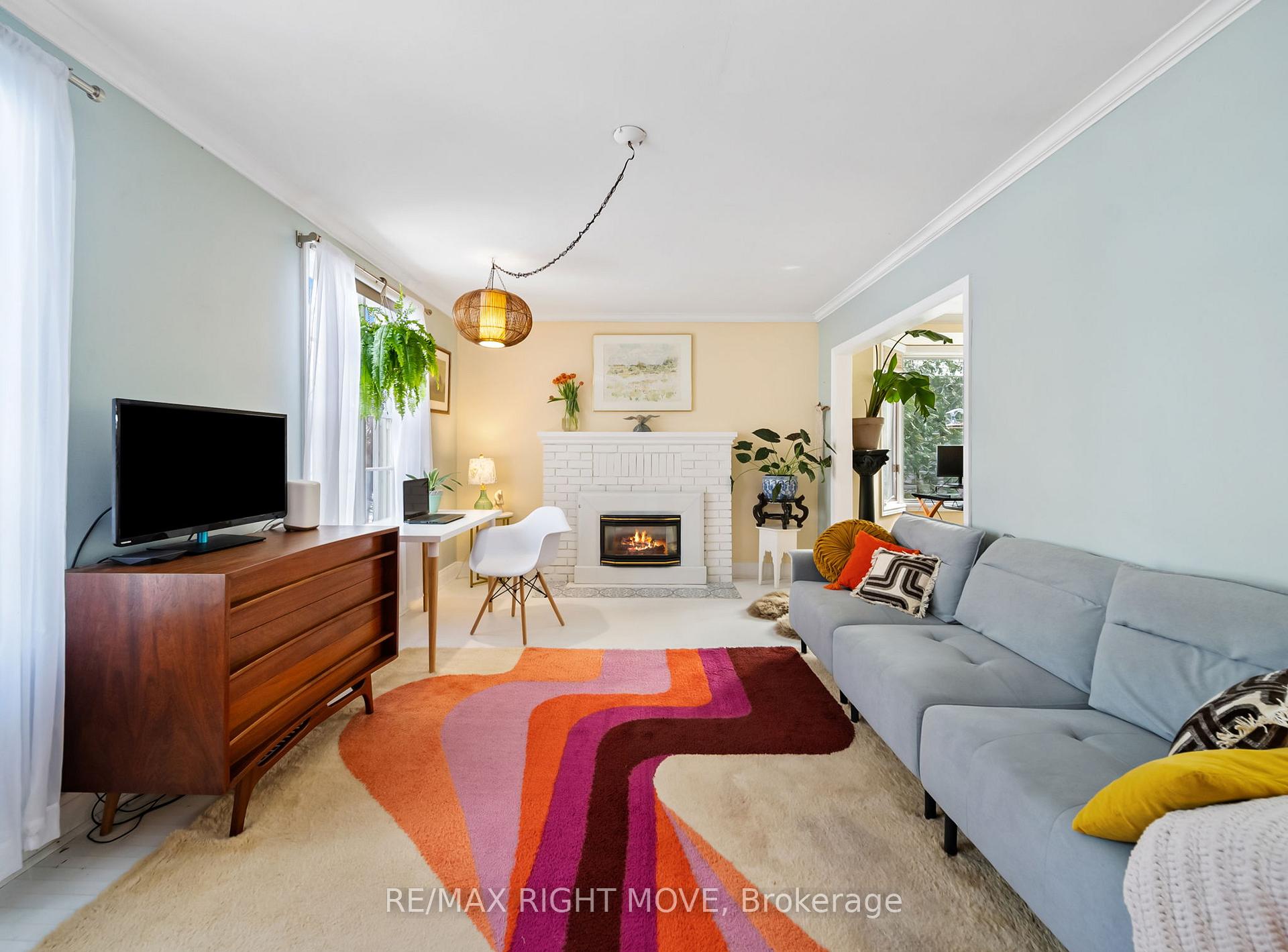 Photo 3 of 105 North Street E, Orillia — HOMEH