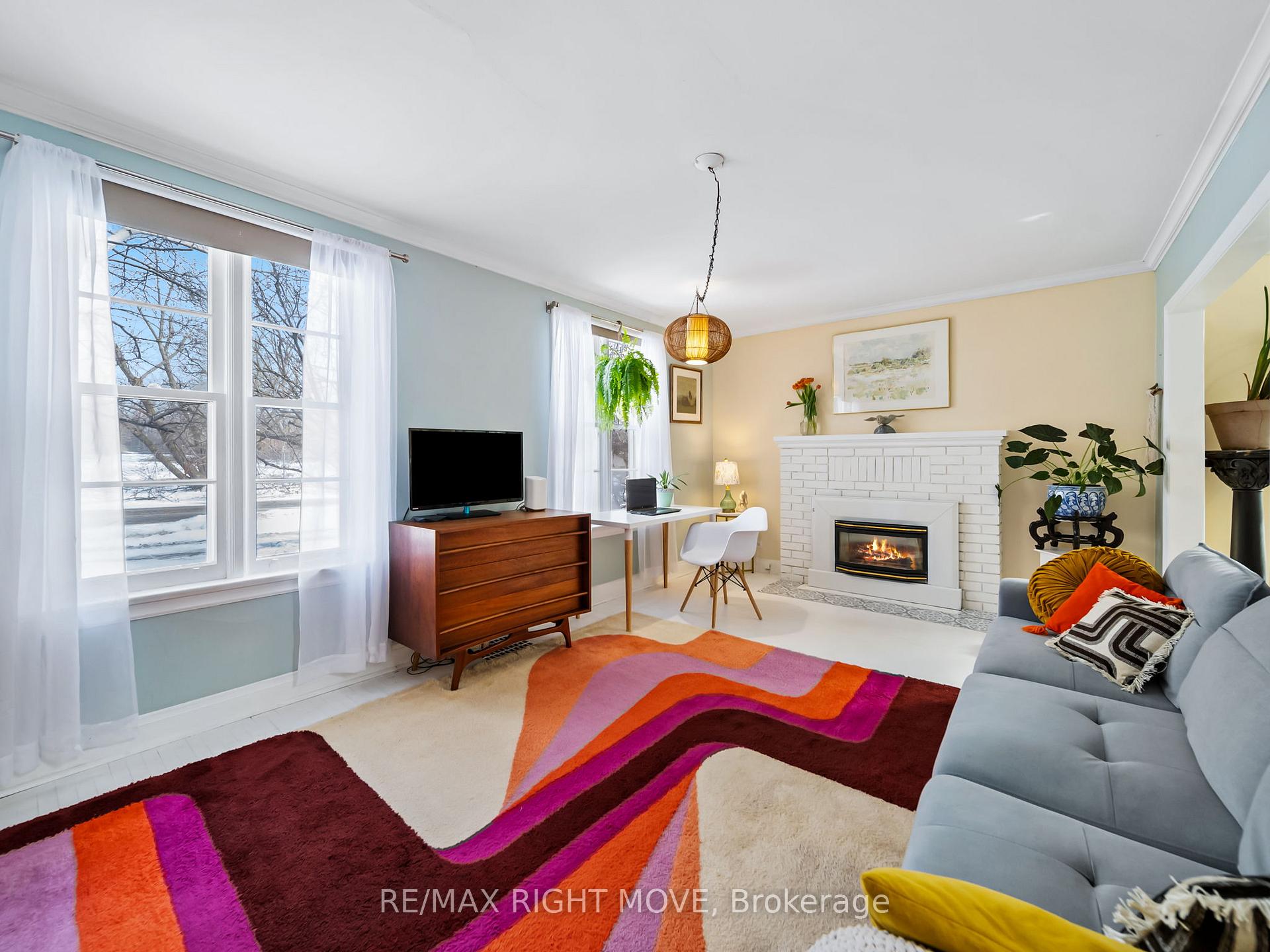 Photo 5 of 105 North Street E, Orillia — HOMEH