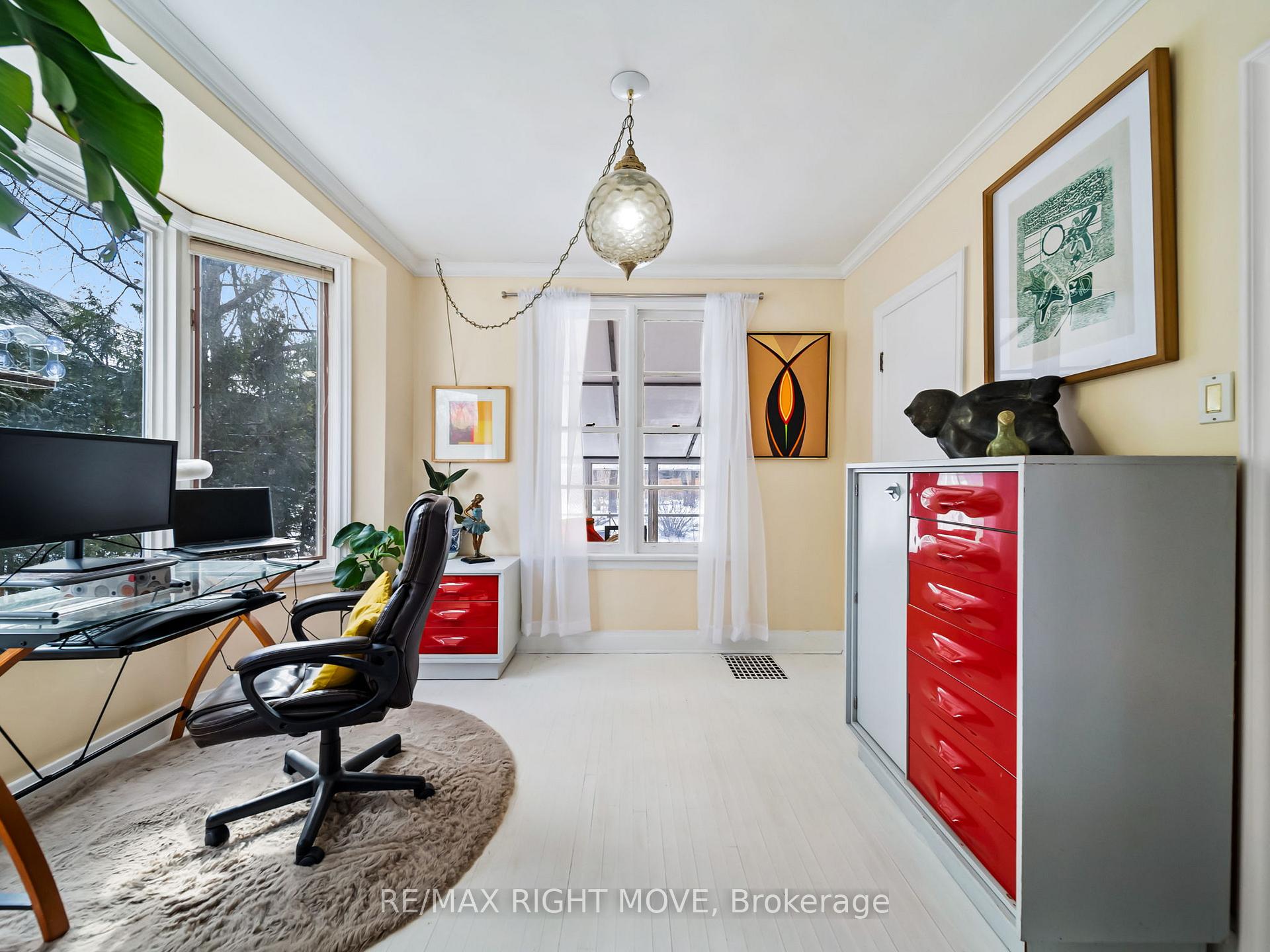 Photo 7 of 105 North Street E, Orillia — HOMEH