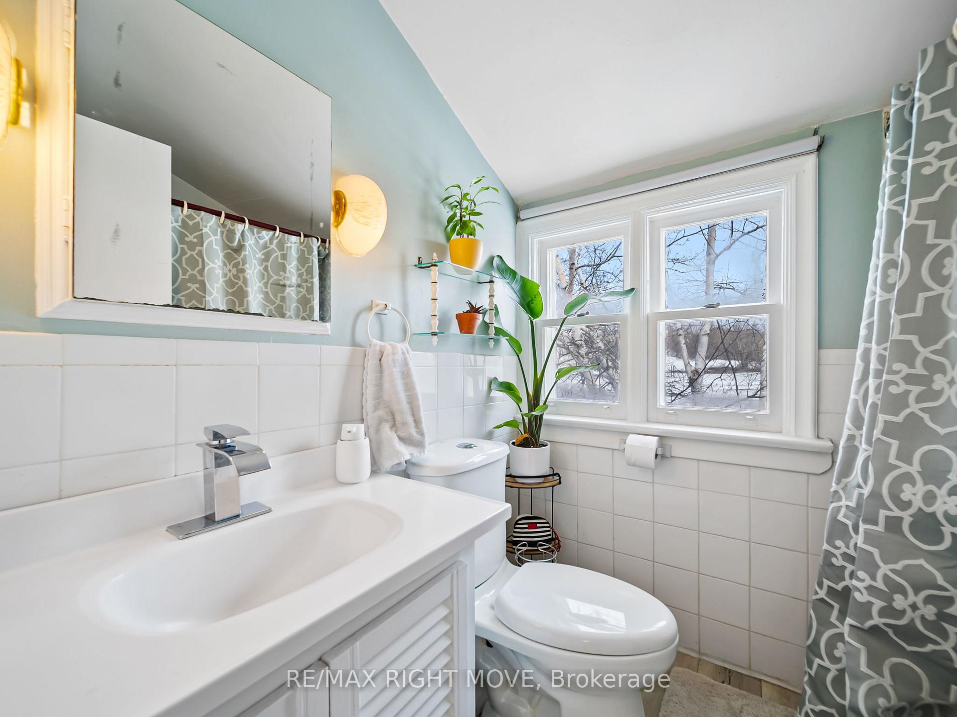 Photo 18 of 105 North Street E, Orillia — HOMEH