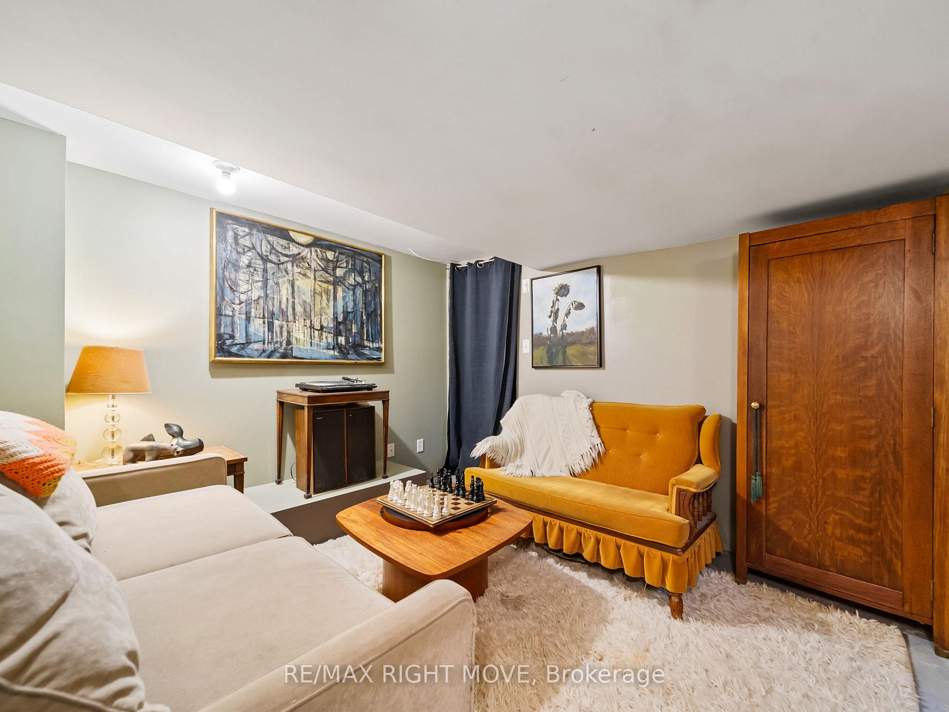 Photo 21 of 105 North Street E, Orillia — HOMEH