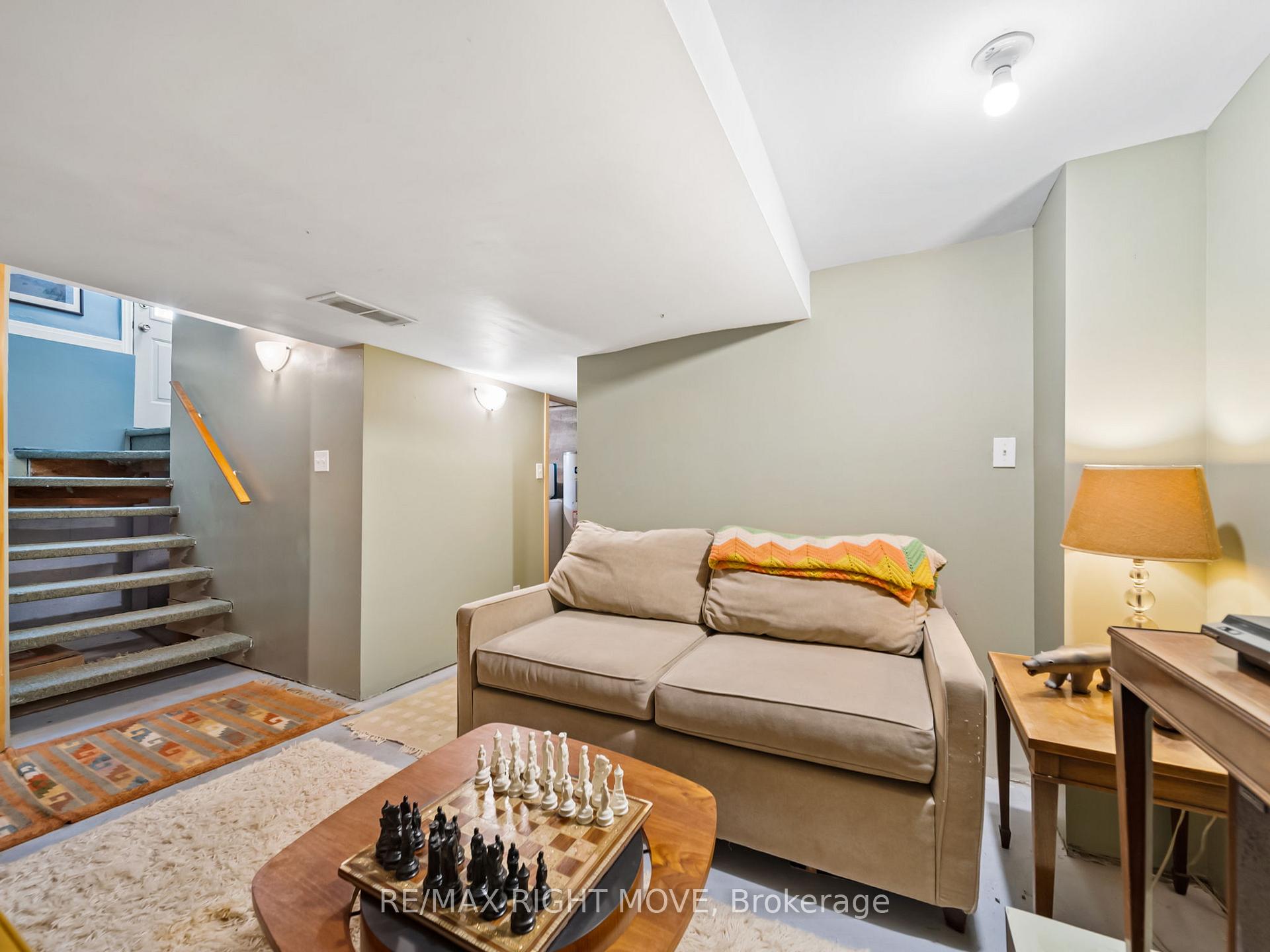 Photo 22 of 105 North Street E, Orillia — HOMEH