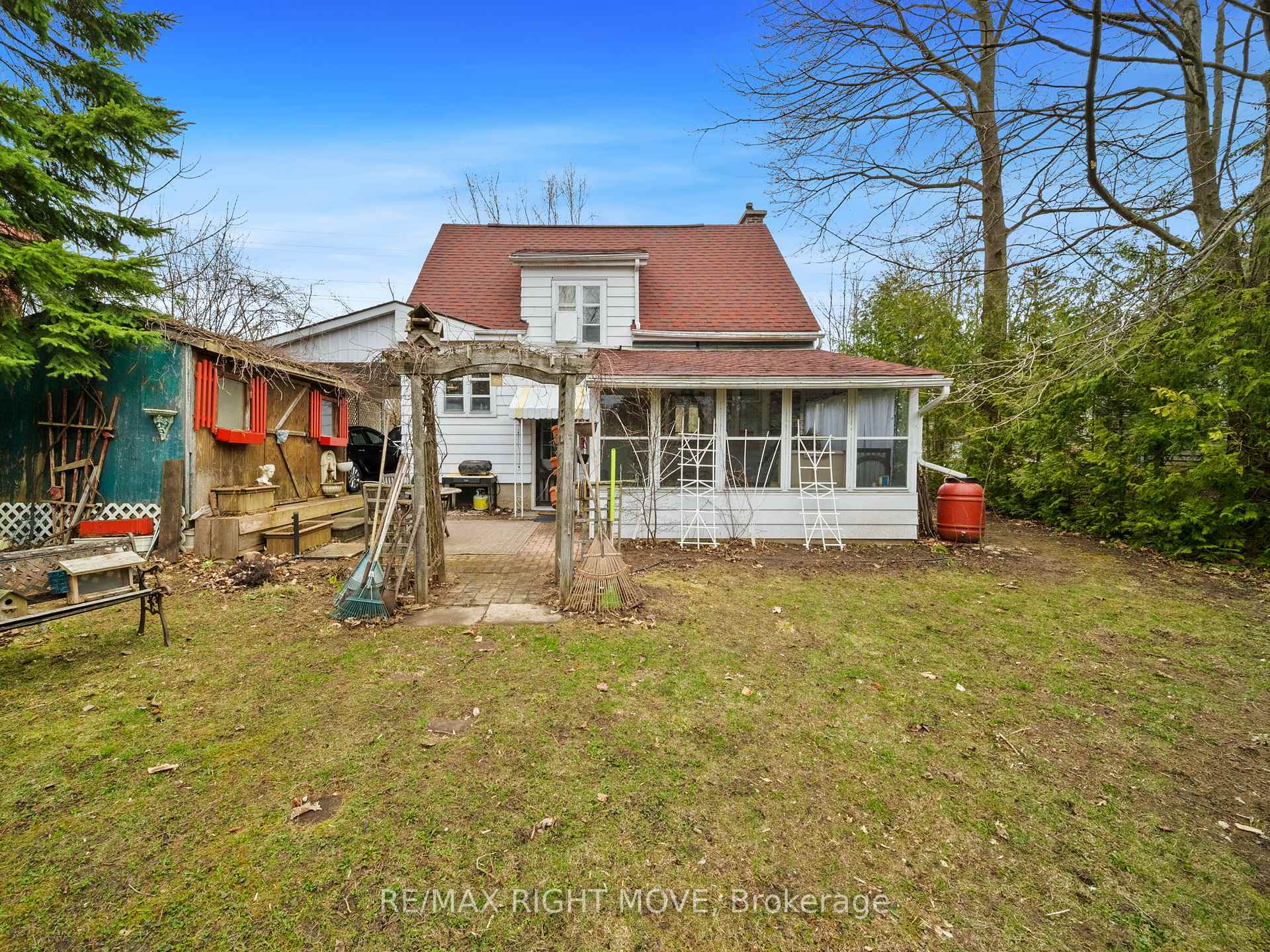 Photo 24 of 105 North Street E, Orillia — HOMEH
