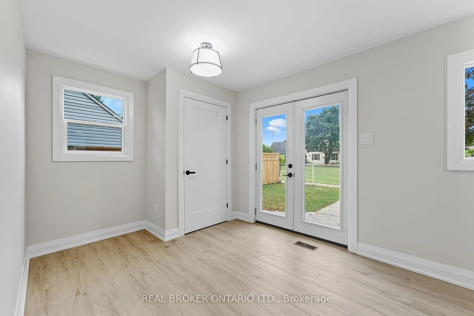 Photo 60 of 25 Roosevelt Drive, Smiths Falls — HOMEH