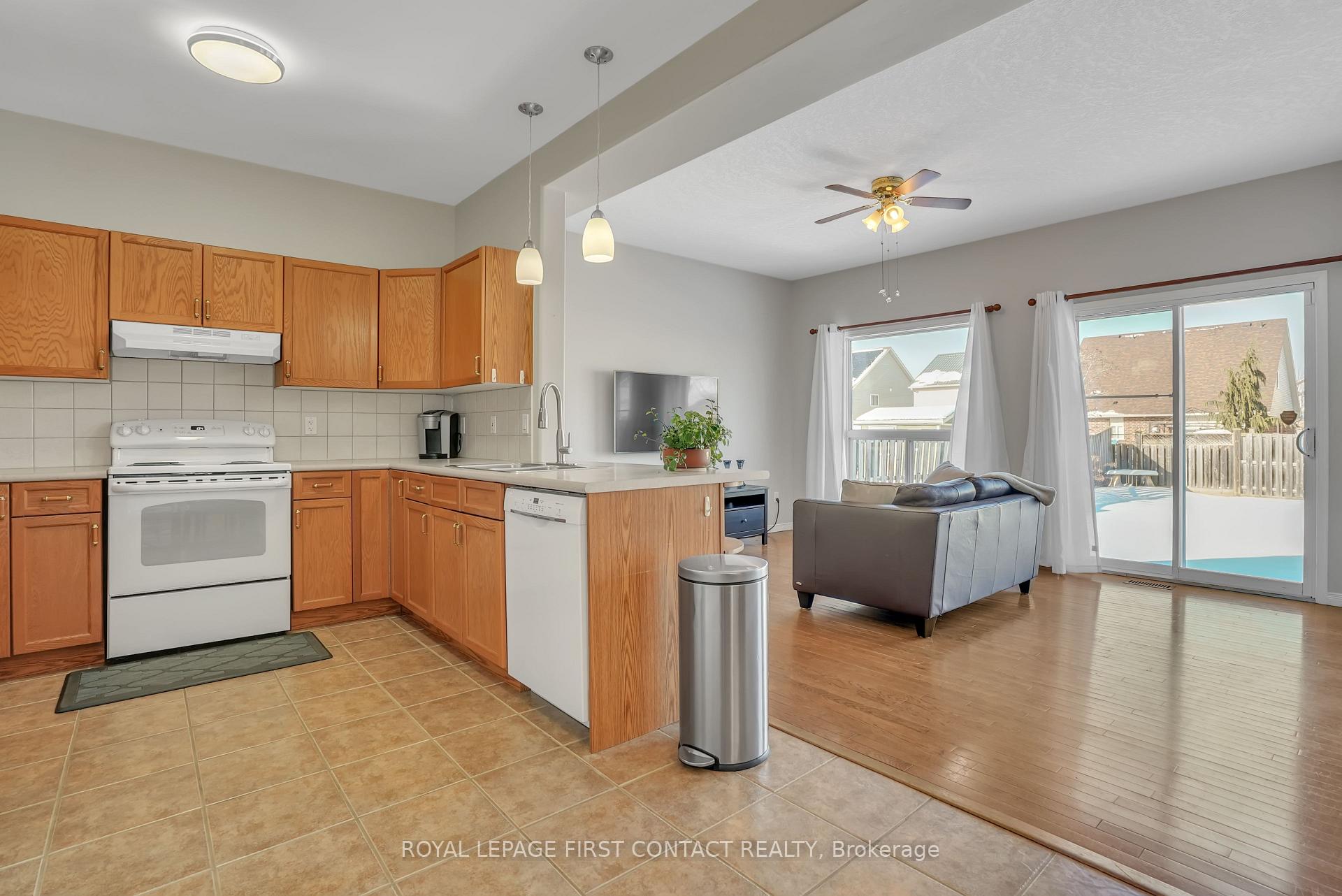 Photo 4 of 62 Wallace Street, New Tecumseth, Alliston — HOMEH