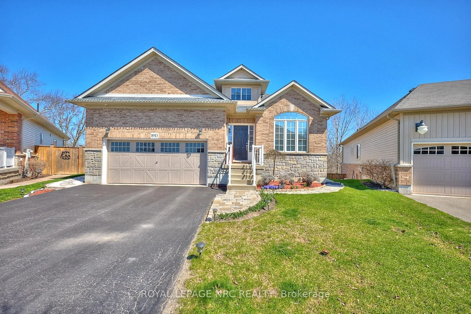 Front of 8913 Tallgrass Avenue