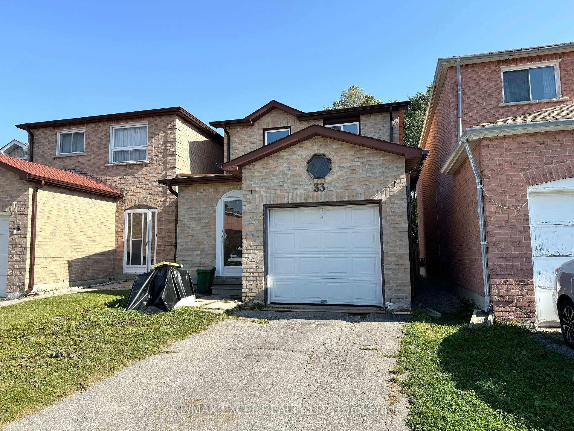 Photo 2 of 33 Sorrell Crescent, Markham, Milliken Mills East — HOMEH