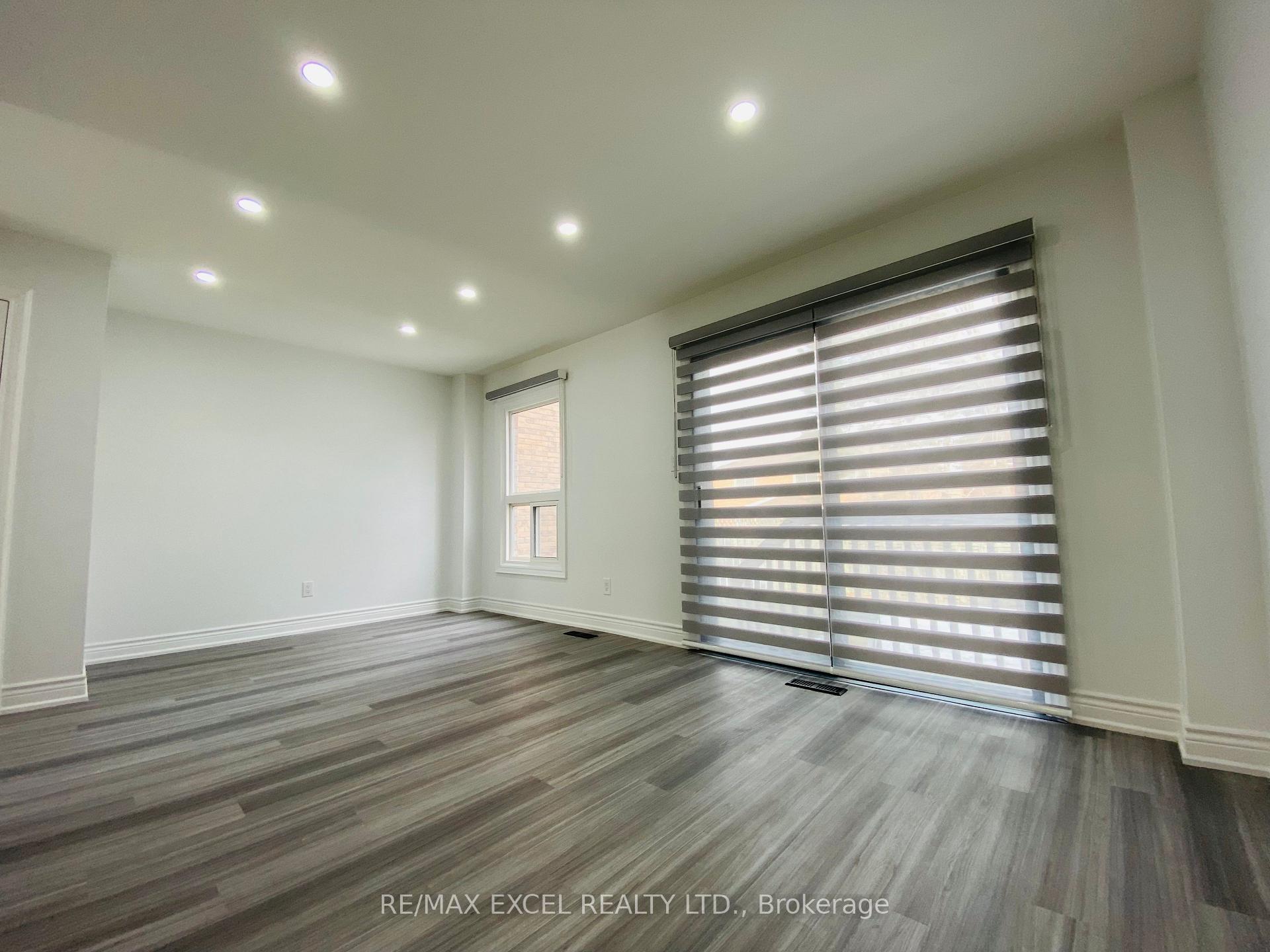 Photo 5 of 33 Sorrell Crescent, Markham, Milliken Mills East — HOMEH