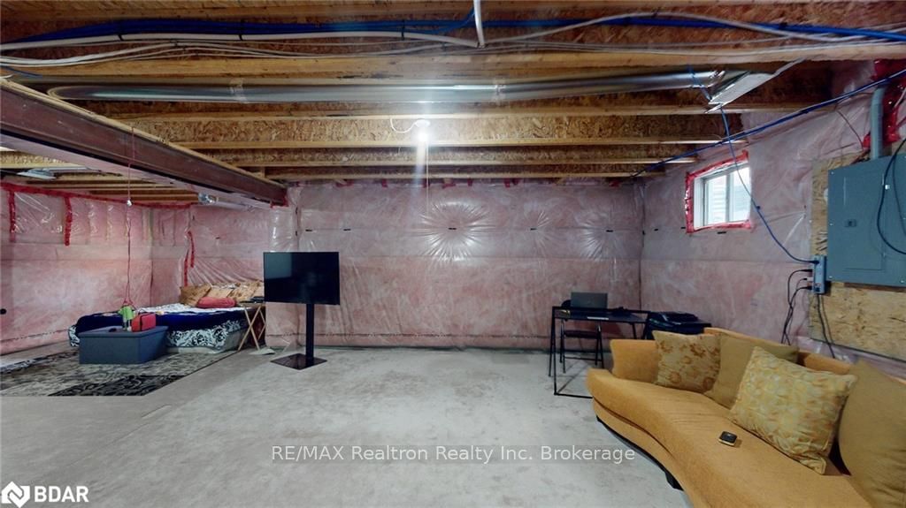 Photo 37 of 74 Treetops Boulevard, New Tecumseth, Rural New Tecumseth — HOMEH