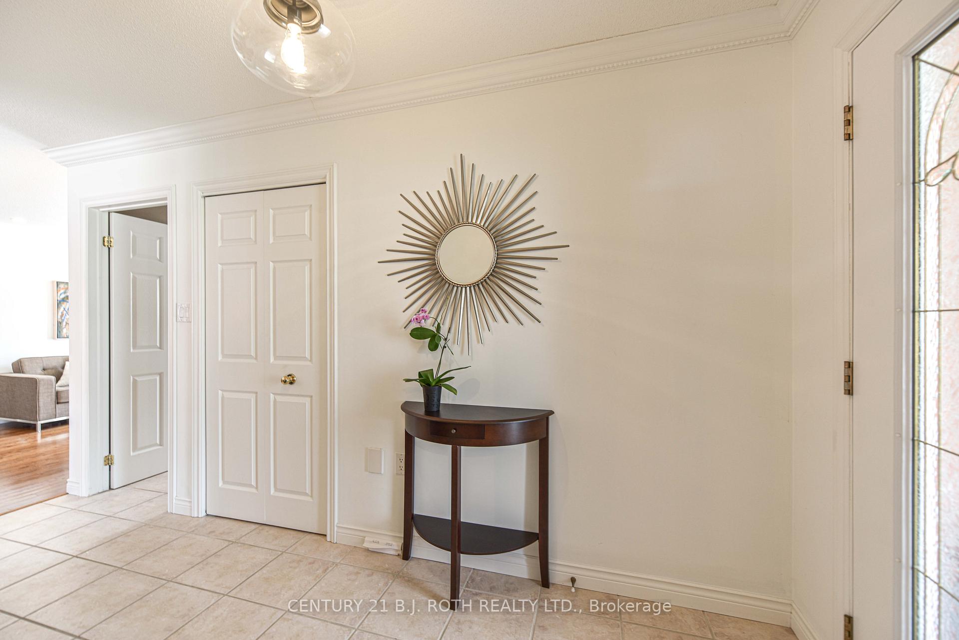 Photo 5 of 60 Woodside Drive, Orillia — HOMEH