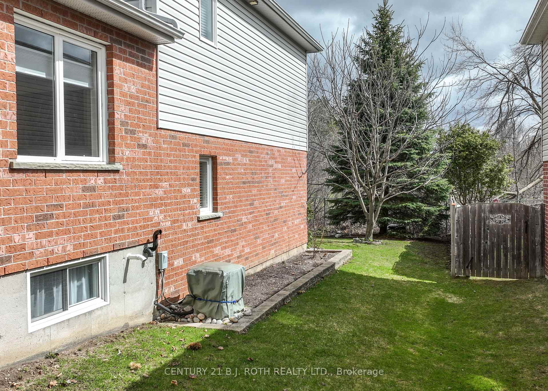 Photo 37 of 60 Woodside Drive, Orillia — HOMEH