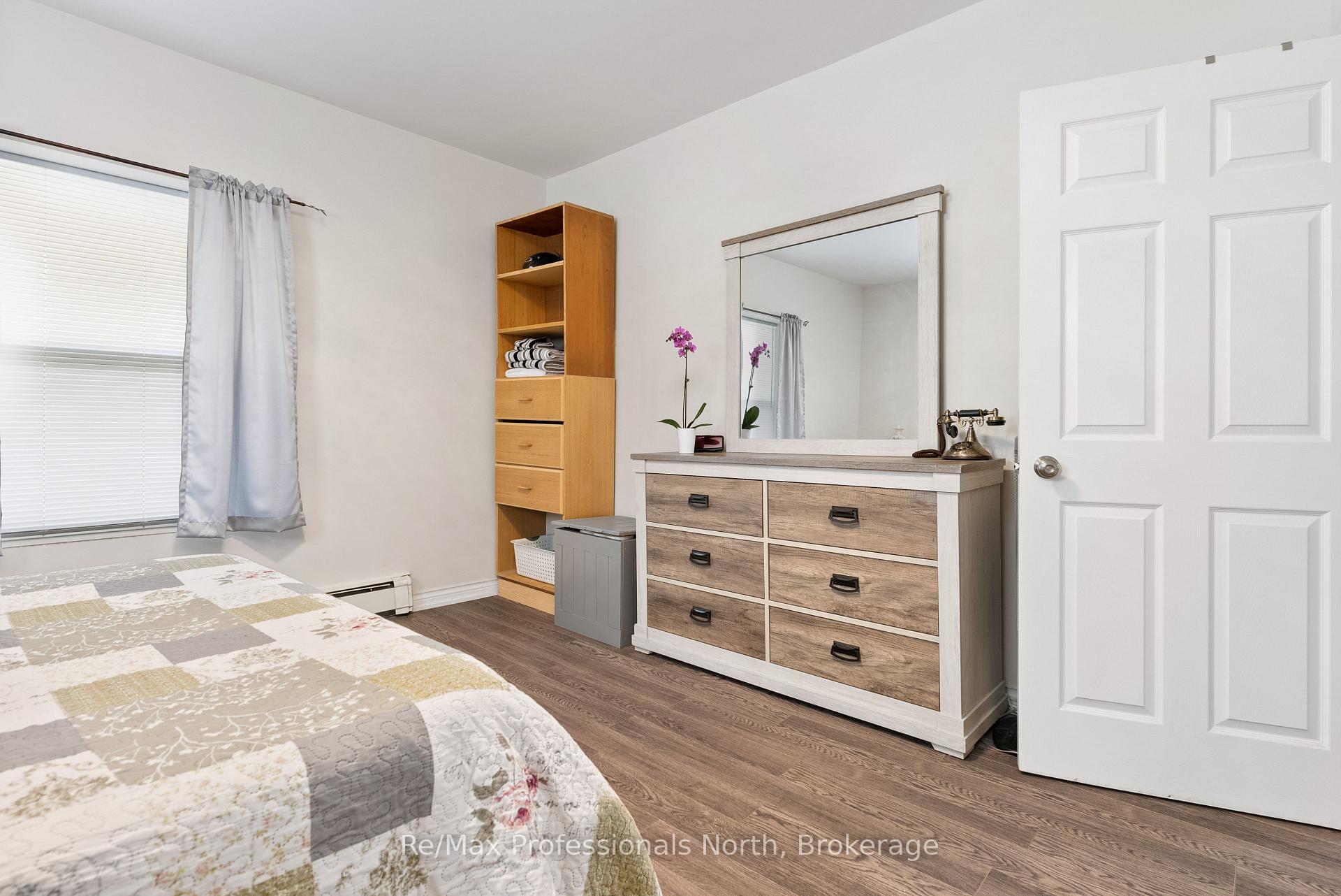 Photo 19 of 73 Coldwater Street E, Orillia — HOMEH