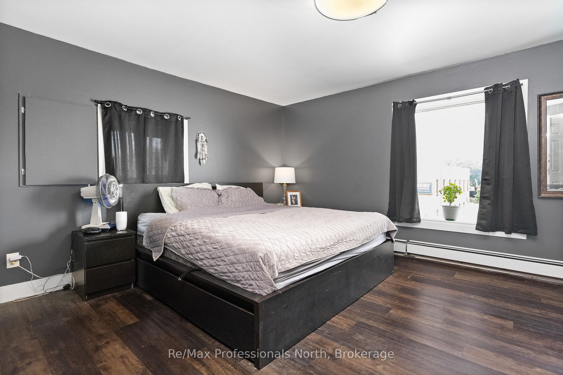 Photo 27 of 73 Coldwater Street E, Orillia — HOMEH